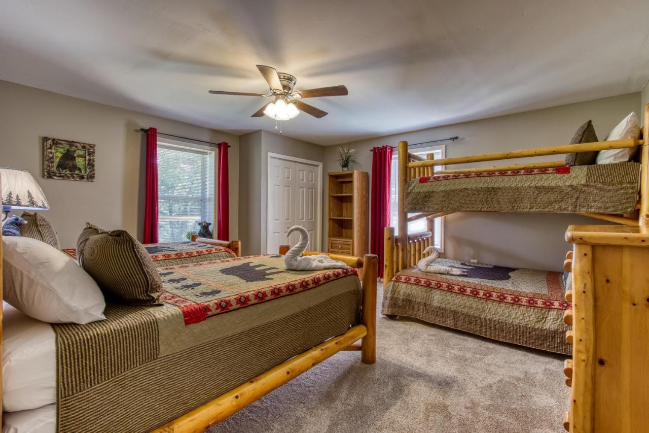 Fun & Games By Honeybearcabins 2Br/1Ba Sleeps 7 塞维尔维尔 外观 照片