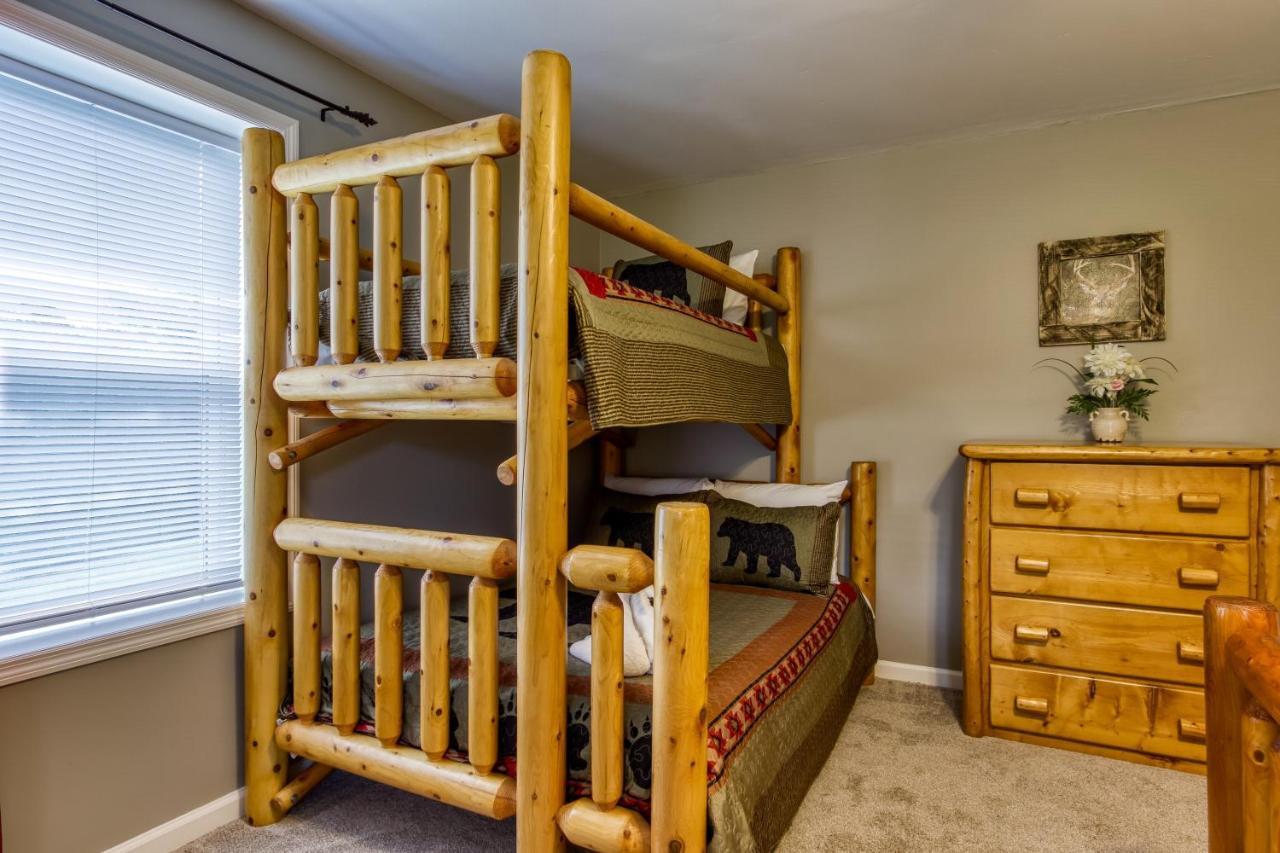Fun & Games By Honeybearcabins 2Br/1Ba Sleeps 7 塞维尔维尔 外观 照片