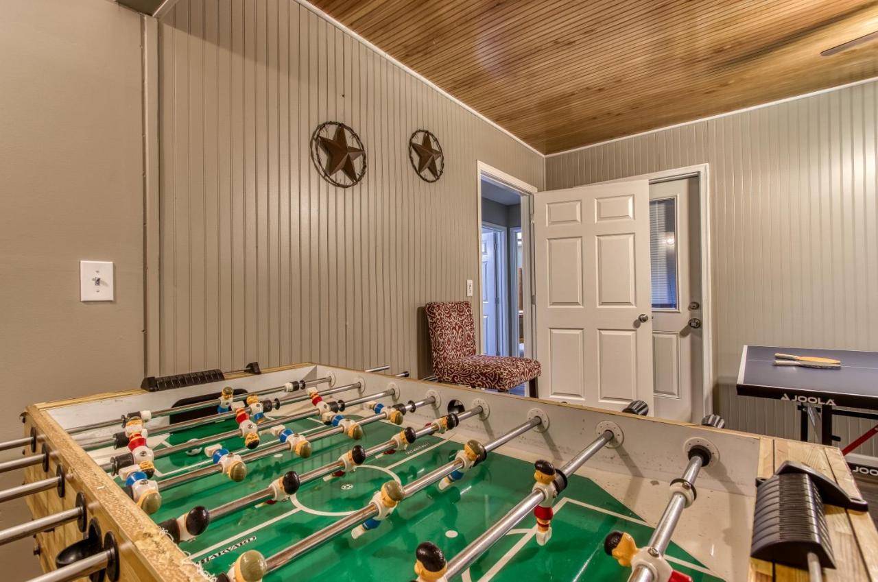 Fun & Games By Honeybearcabins 2Br/1Ba Sleeps 7 塞维尔维尔 外观 照片
